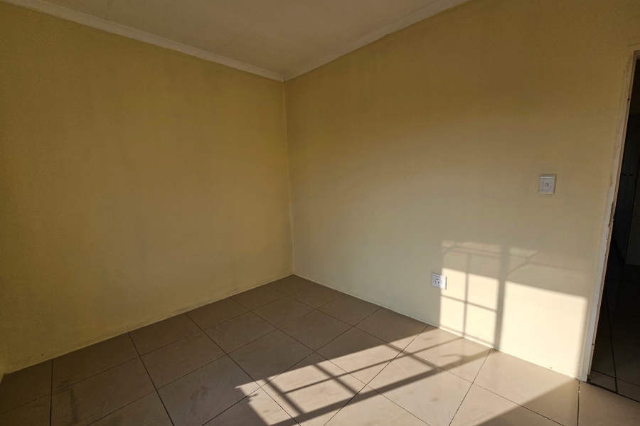 To Let 2 Bedroom Property for Rent in Cashan North West